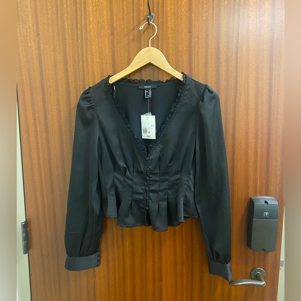 NWT Forever 21 Button Front Blouse